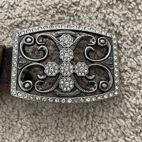 Retro Guess Leather Belt - Picture 5 of 11